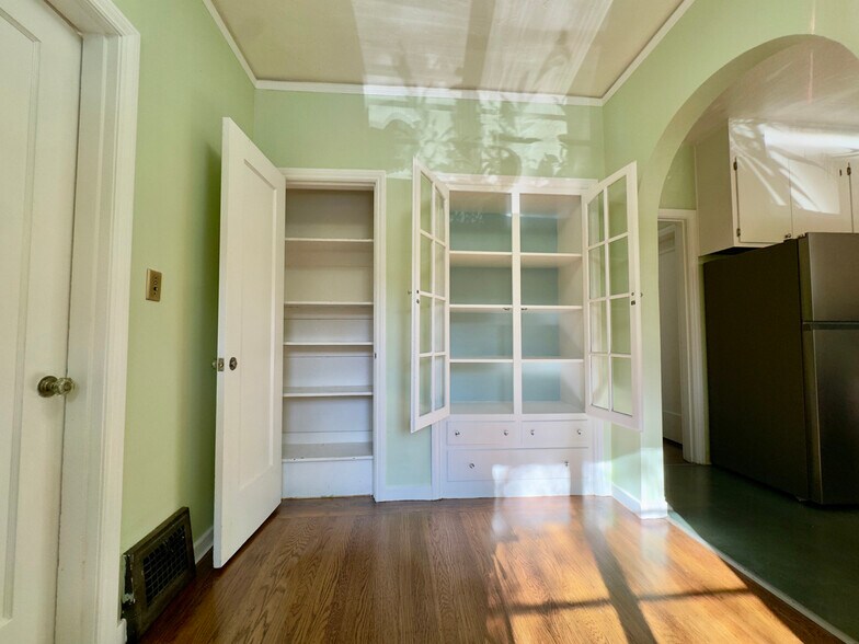 Building Photo - 1645 Scenic Ave