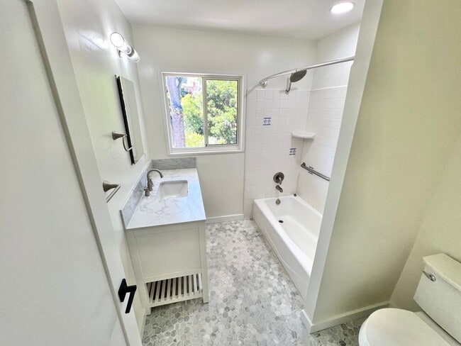 Building Photo - Beautifully Remodeled 2 Story Home In Cold...