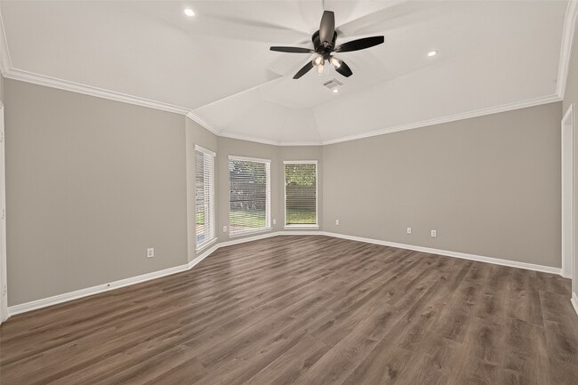 Building Photo - 1527 Lake Pauline Ct