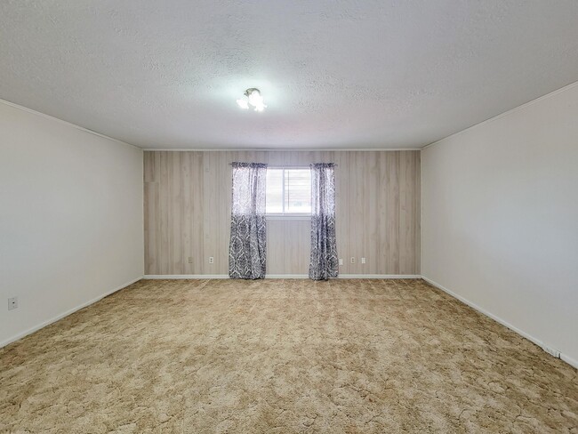 Building Photo - 1815 Country Village Blvd