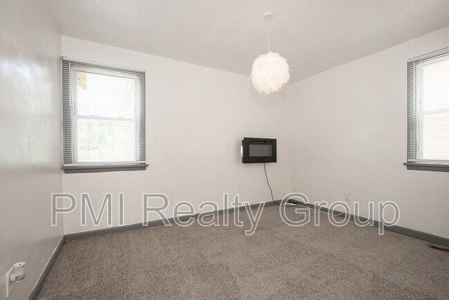 Building Photo - 1520 Coventry Rd