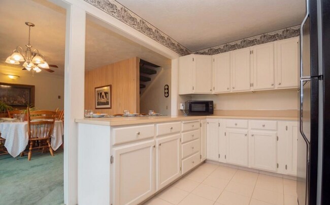 Building Photo - 6 BED 3 BATH HOME IN AMMON, IDAHO