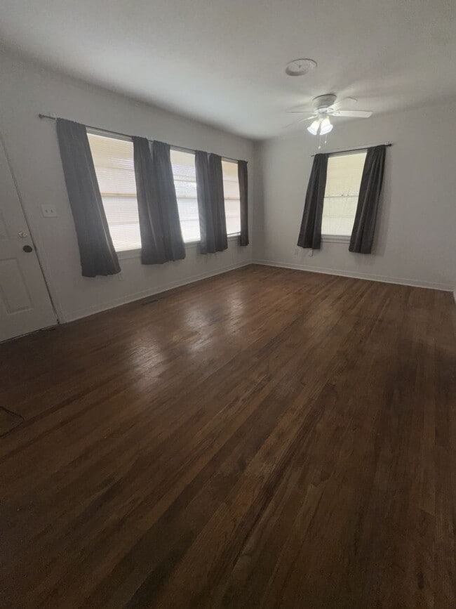 Building Photo - 4049 Norwood Dr