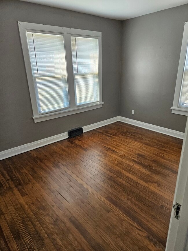 Building Photo - 4727 Massachusetts St