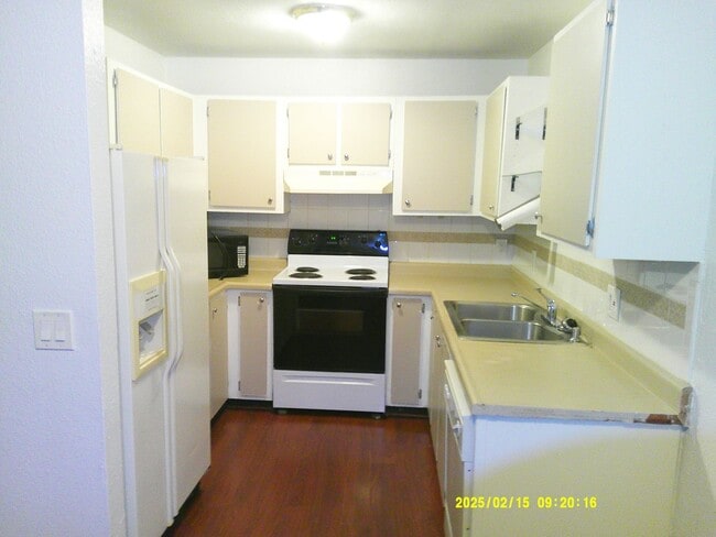 Building Photo - 2 BR, 2 Bath Condo on Tripp Dr in Reno.