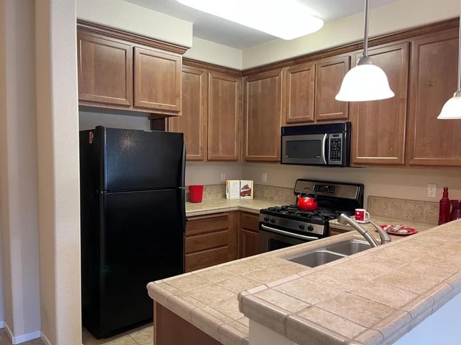 Building Photo - COMING SOON!!! Natomas Townhouse