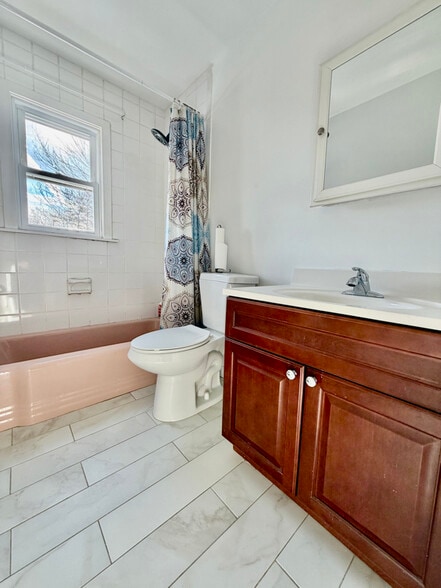 Building Photo - 40 Wall St