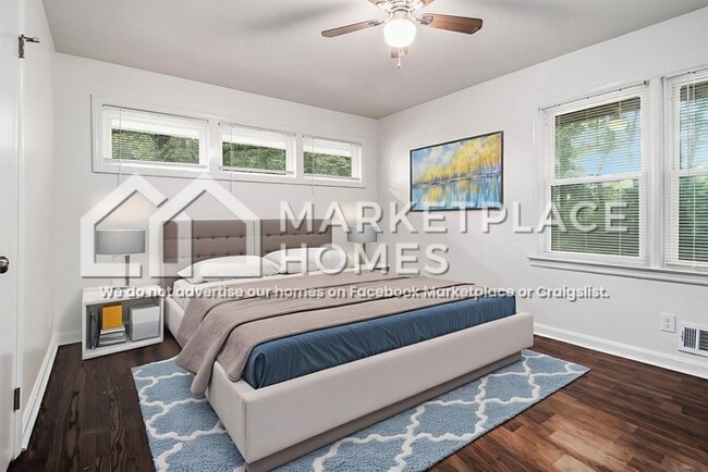 Building Photo - 2760 Dearwood Dr SW