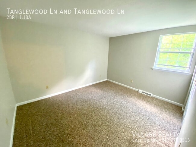 Building Photo - 442 Tanglewood Ln