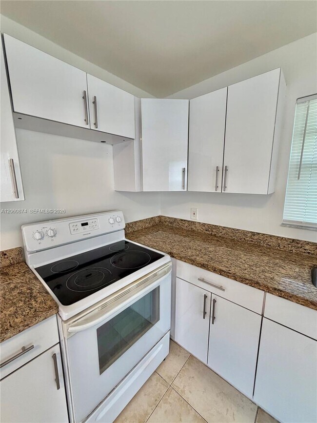 Building Photo - 4073 SW 52nd St