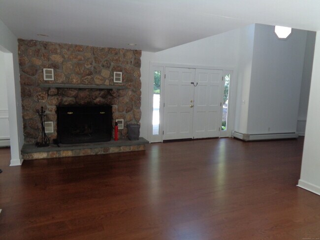 Building Photo - 531 Hollow Tree Ridge Rd