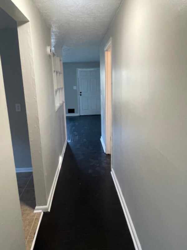 Building Photo - 1737 W Gaulbert Ave
