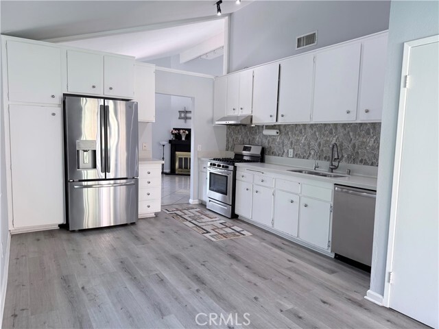 Building Photo - 27391 Pinavete