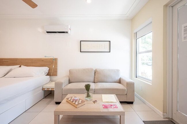 Building Photo - 316 Oregon St