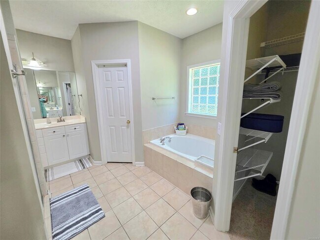Building Photo - 607 Forest Trail