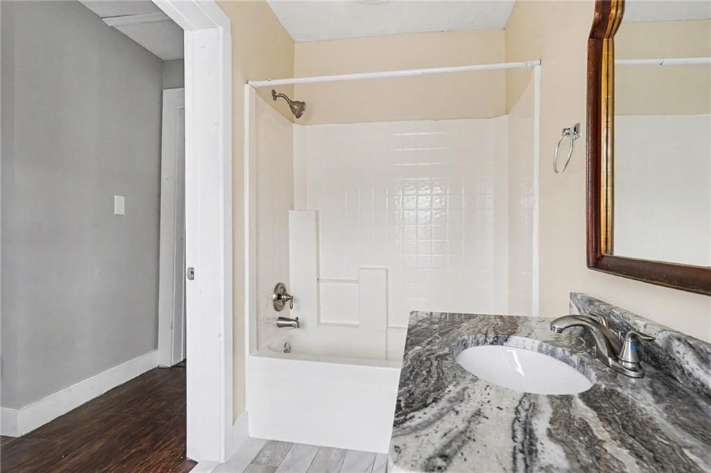 Building Photo - 707 E Mcintosh Rd