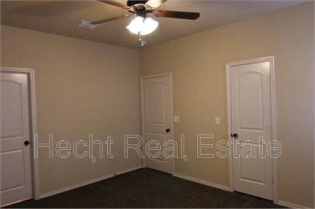 Building Photo - 684 Creekside Cir