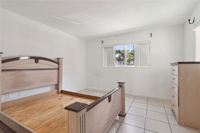 Building Photo - 7430 SW 82nd St