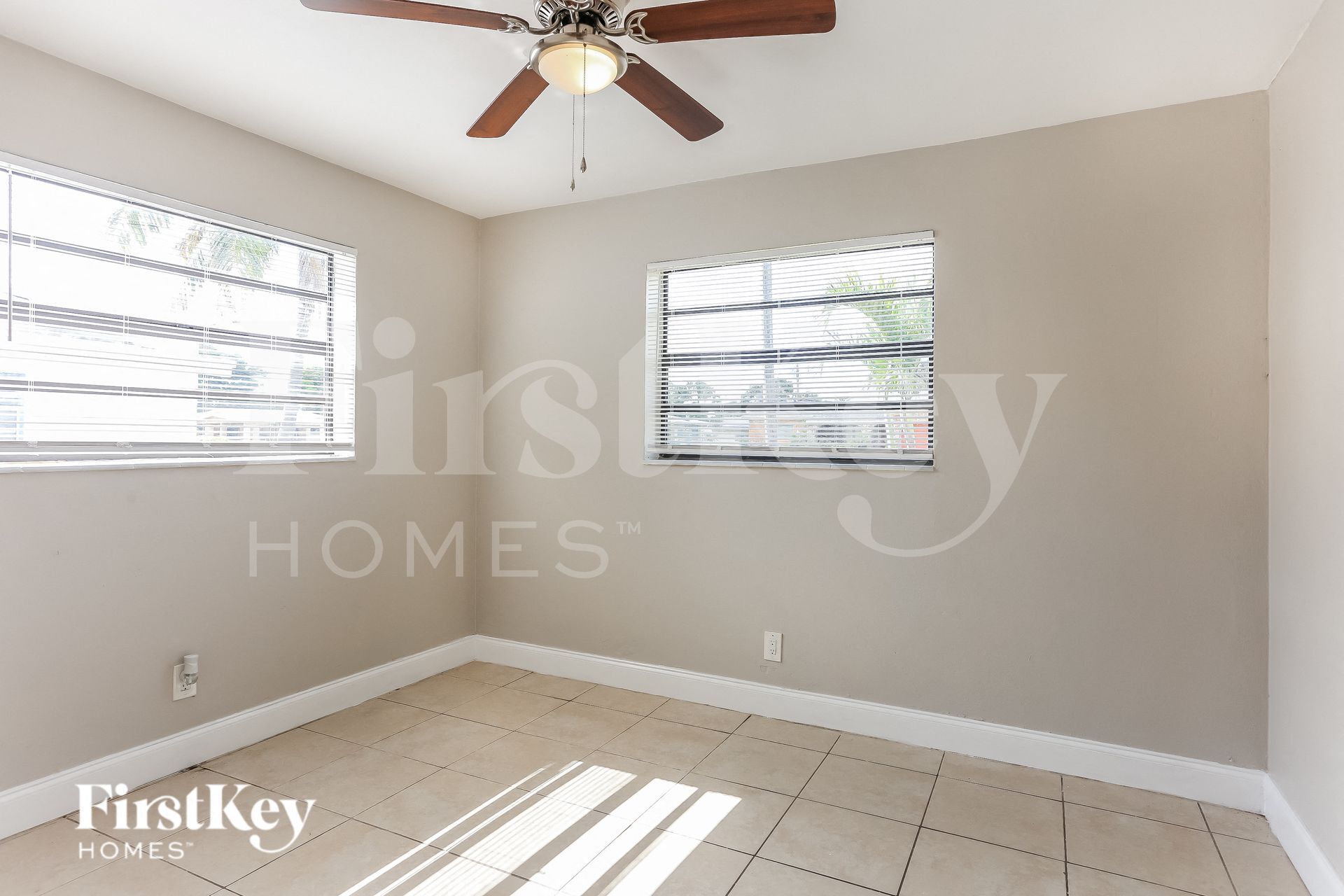 Building Photo - 3751 NW 9th Ct