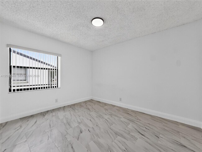 Building Photo - 11358 Taft St