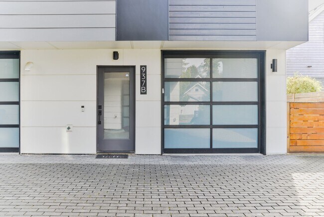 Building Photo - Modern 3 bed/ 2.5 bath townhome in Ballard!