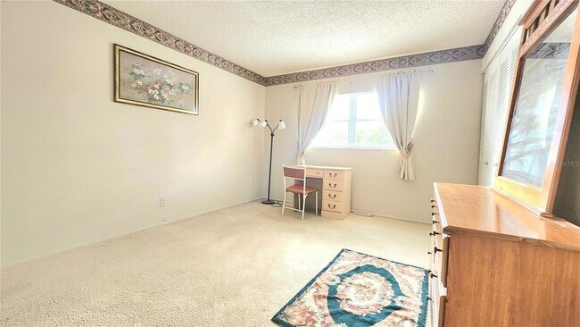 Building Photo - 11485 Oakhurst Rd