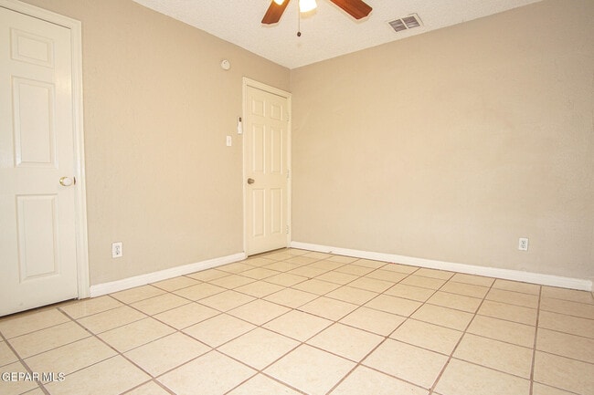 Building Photo - 6205 Tesuque Dr