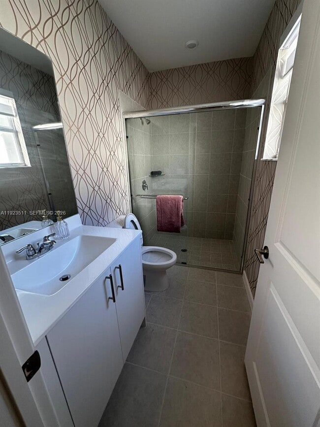 Building Photo - 2288 SE 30th St