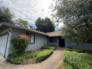 Building Photo - Beautiful 3 Bed, 2 Bath Home in Prime Location