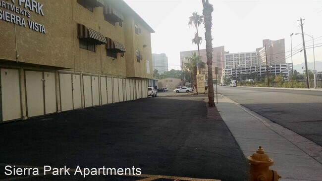 Building Photo - 557 Sierra Vista Dr