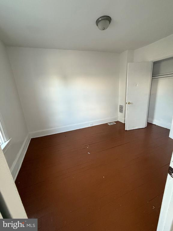 Building Photo - 331 Maclay St