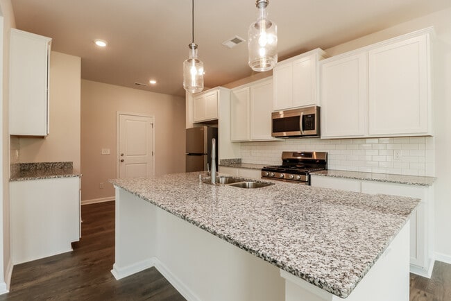 Building Photo - Spacious 4-Bedroom Home in Graniteville, SC