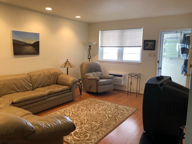 Building Photo - 21 S Monroe Ave