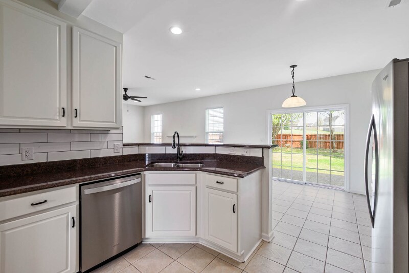 Building Photo - 4019 Cadence Dr