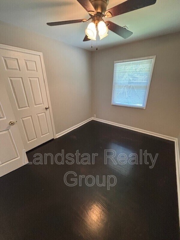 Building Photo - 5406 Catalina Ave