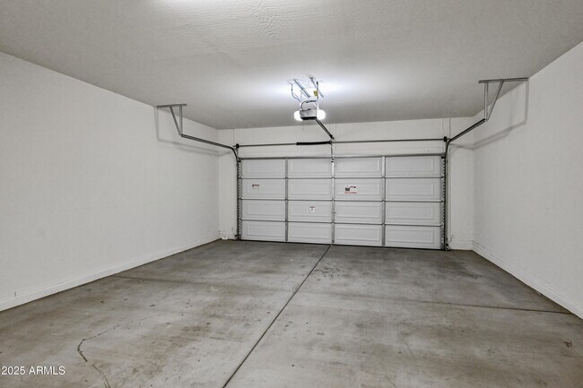 Building Photo - 17677 W Country Club Terrace