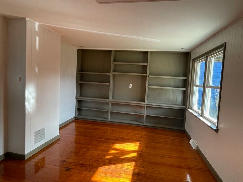 Living Room - 29 Center St