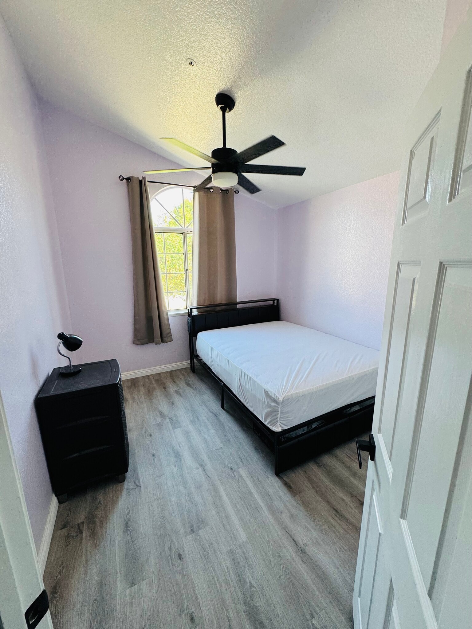 Building Photo - 13661 Kings Canyon Ct