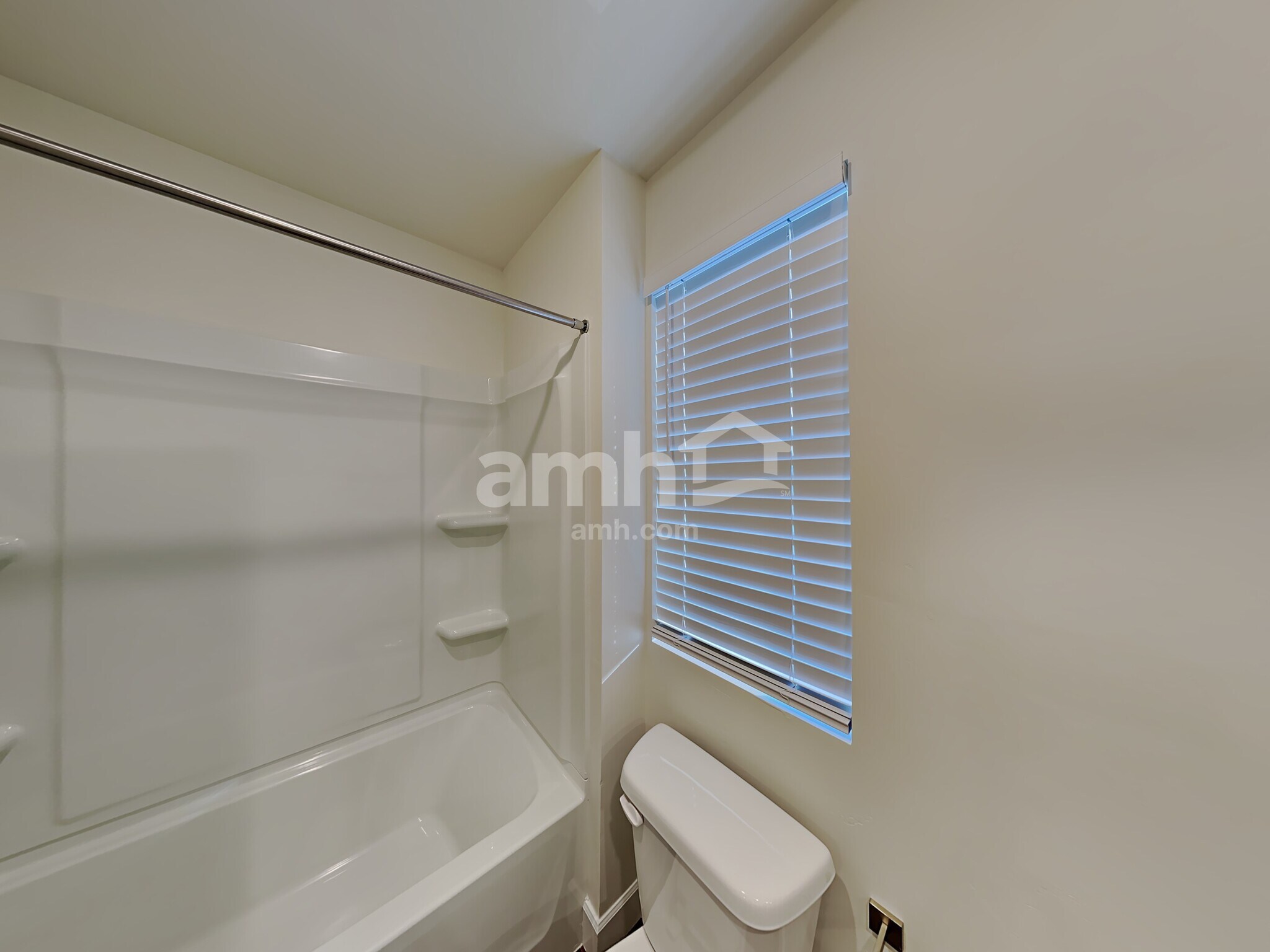 Building Photo - 6022 W South Jordan Pky