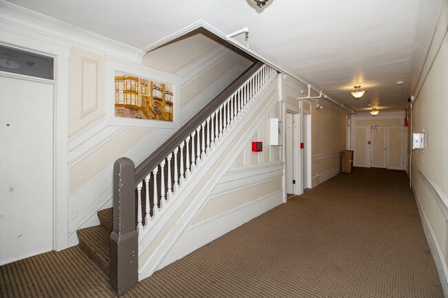 Building Photo - 2737 Sutter