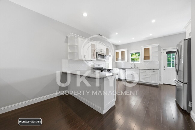 Building Photo - 1123 30th St