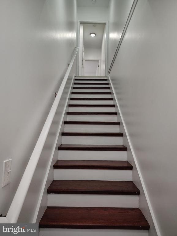 Building Photo - 1321 E Biddle St