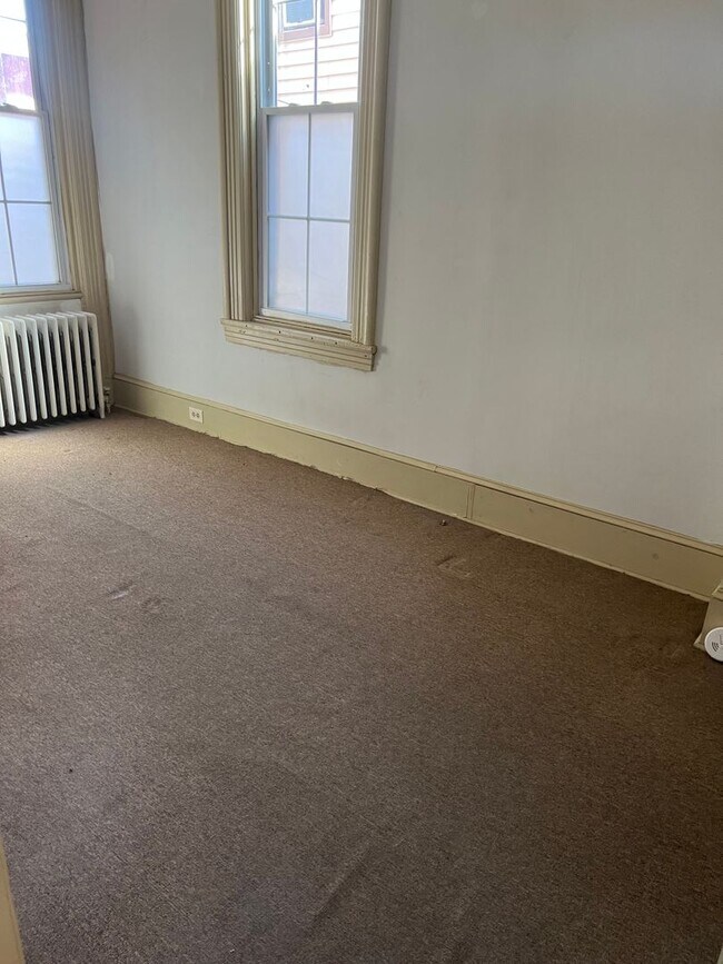 Building Photo - 233 Union St