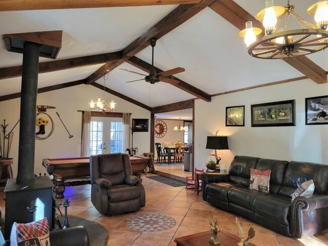 Building Photo - 308-310 Brady Canyon Rd