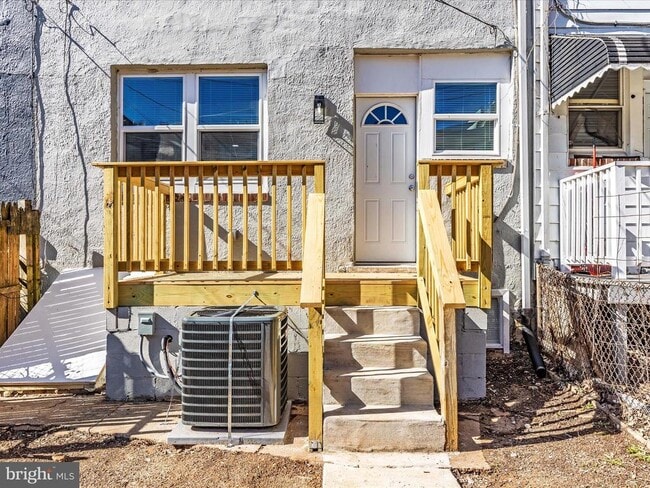 Building Photo - 5443 Jonquil Ave