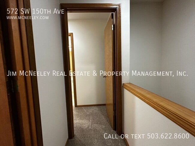 Building Photo - 572 SW 150th Ave