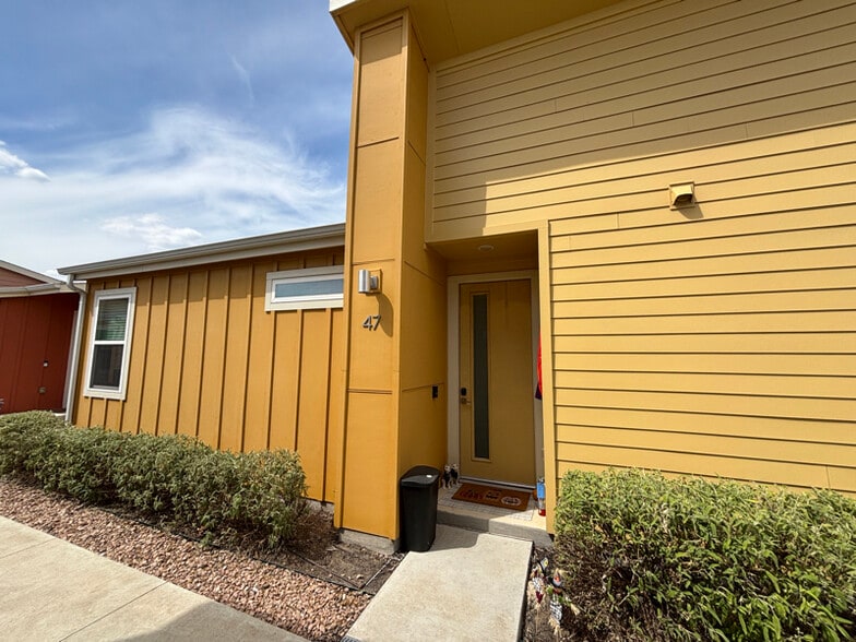 Building Photo - 151 Rikardson St