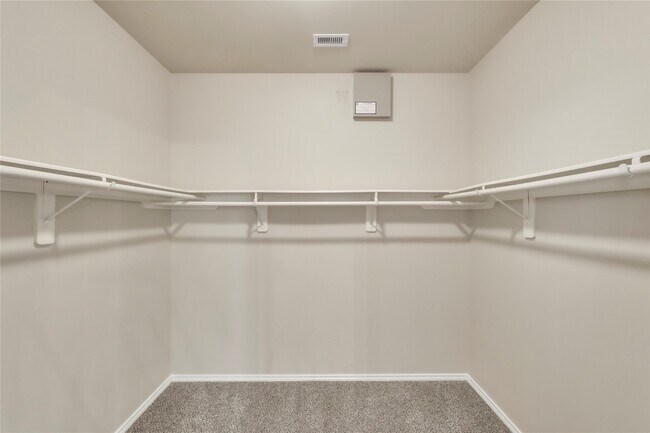 Building Photo - 2803 Lakecrest Way Dr
