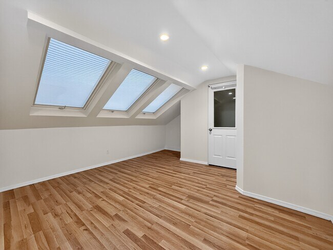 Building Photo - 4418 Corliss Ave N