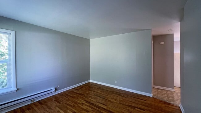 Building Photo - 32143La